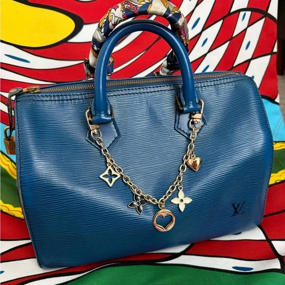 Authentic Louis Vuitton Speedy 25 – Blue Épi Leather – Vintage Classic - Picture 3 of 17